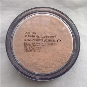 MAC Studio Fix Perfecting Powder, shade Light Plus